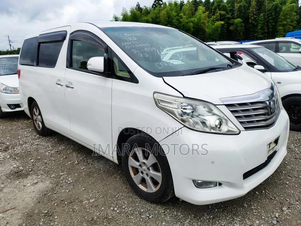 Toyota Alphard 2010 White