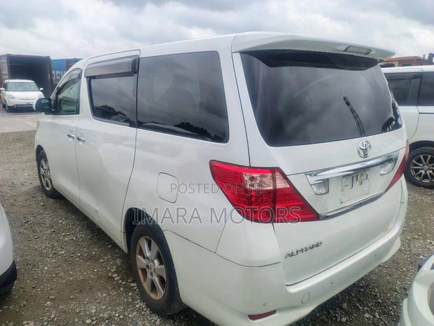 Toyota Alphard 2010 White