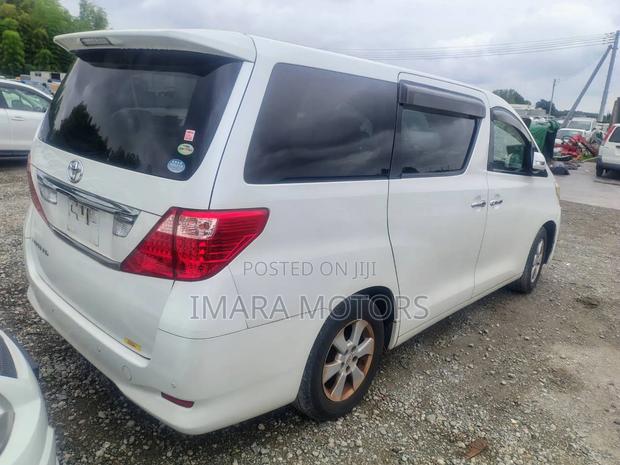 Toyota Alphard 2010 White