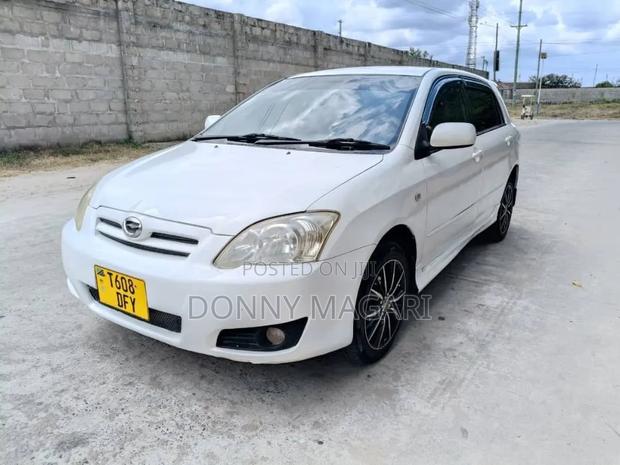 Toyota Corolla RunX 2005 White