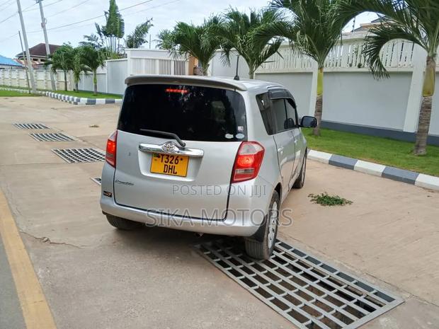 Toyota Ractis 2007 Silver