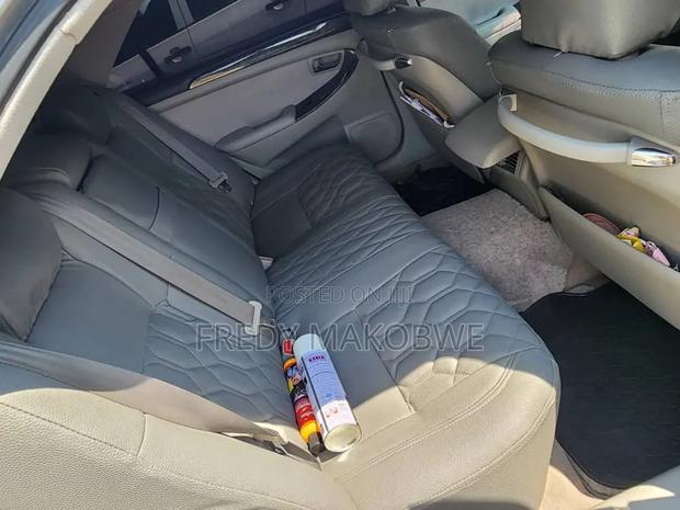 Toyota Crown 2006 Silver