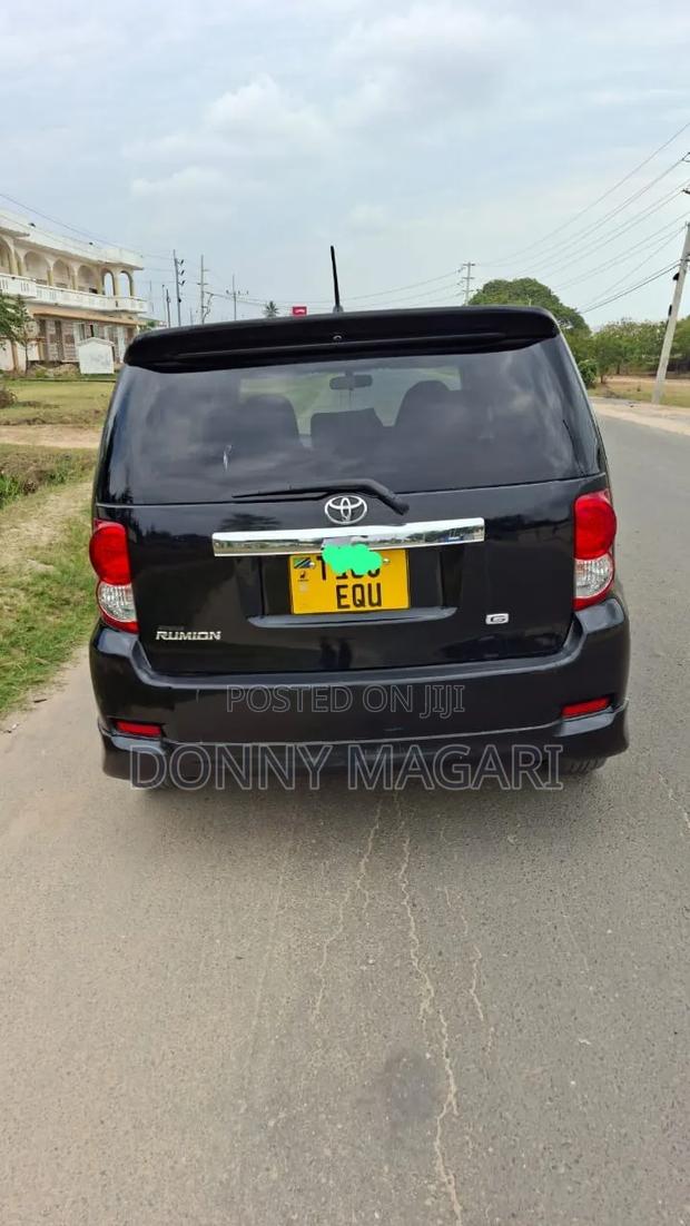 Toyota Corolla Rumion 2008 Black