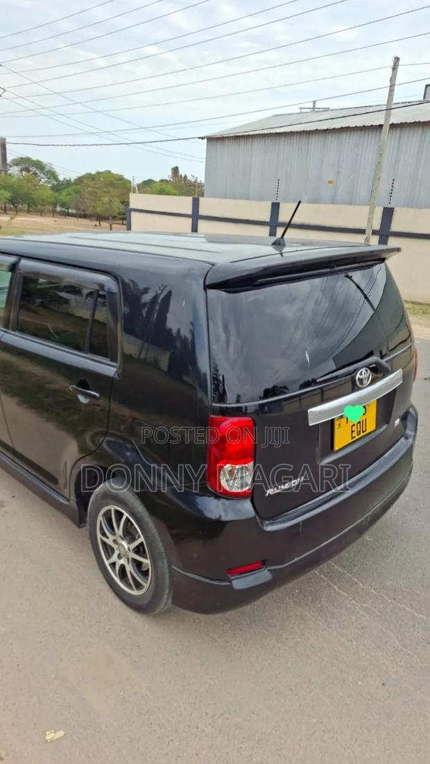 Toyota Corolla Rumion 2008 Black