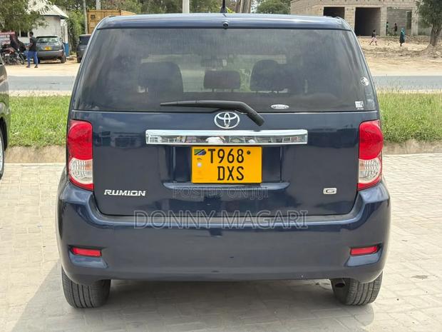 Toyota Corolla Rumion 2009 Blue