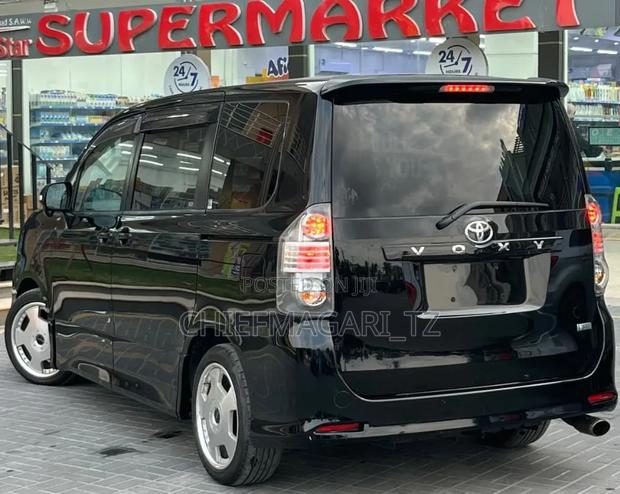 Toyota Noah 2009 Black