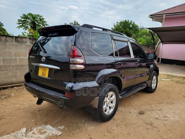 Toyota Land Cruiser Prado 2006 Black