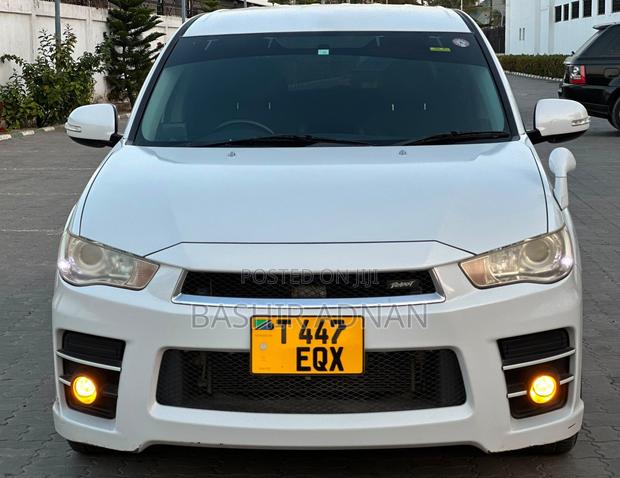 Mitsubishi Outlander 2012 White
