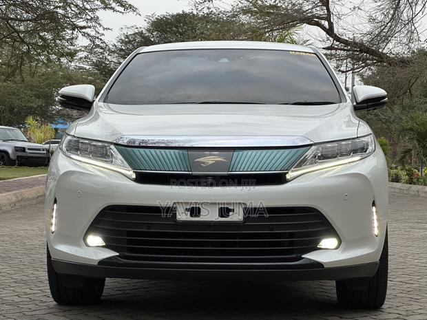 Toyota Harrier 2018 White
