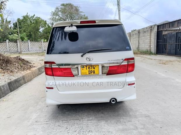 Toyota Alphard 2006 White