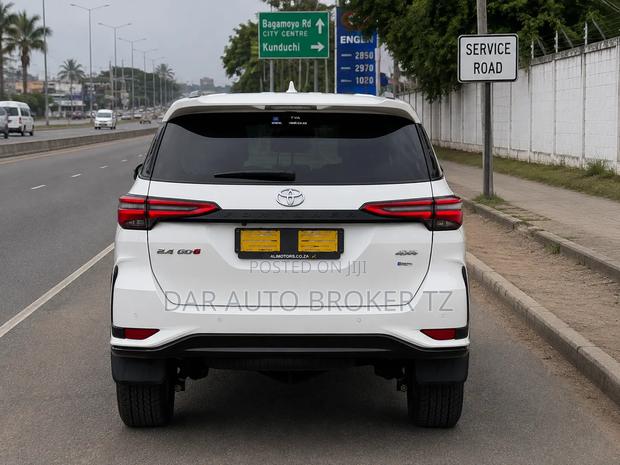 Toyota Fortuner 2024 White