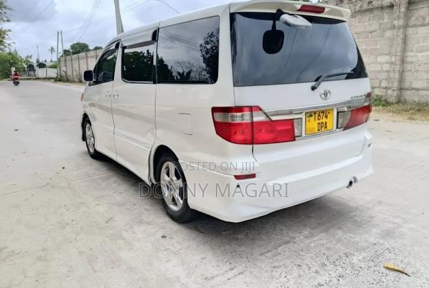 Toyota Alphard 2004 White