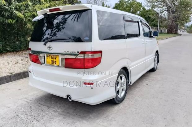 Toyota Alphard 2004 White