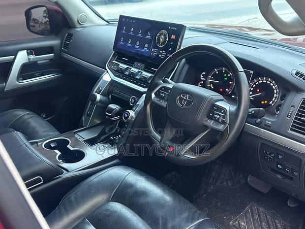 Toyota Land Cruiser 2013 Red
