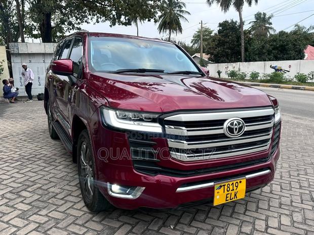 Toyota Land Cruiser 2013 Red