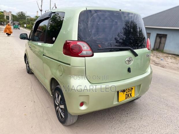 Toyota Porte 1.3 FWD 2005 Green