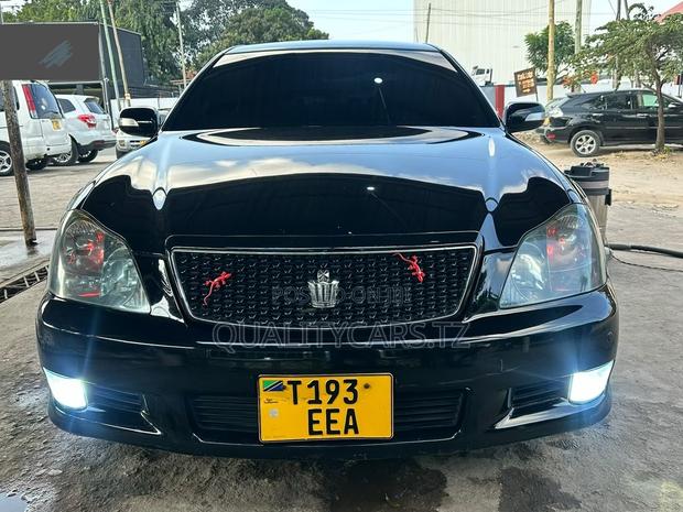 Toyota Crown Royale 2005 Black