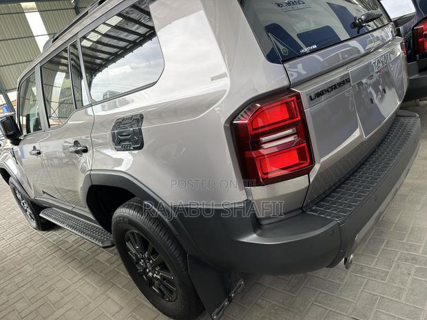 Toyota Land Cruiser Prado 2.7 2024