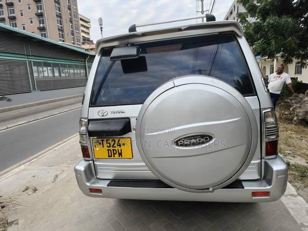 Toyota Land Cruiser Prado 2005 Silver