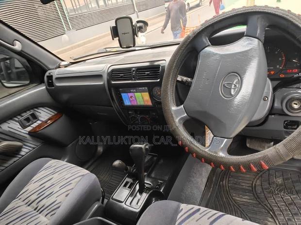 Toyota Land Cruiser Prado 2005 Silver