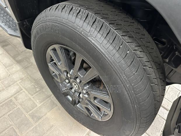 Toyota Land Cruiser Prado 2.7 2024 Black