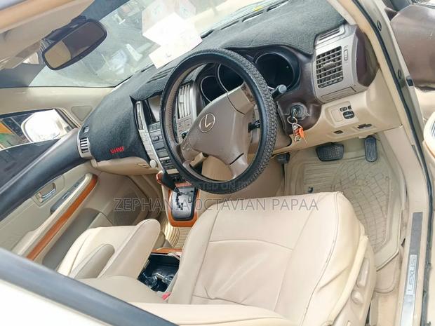 Toyota Harrier 2005 Gold