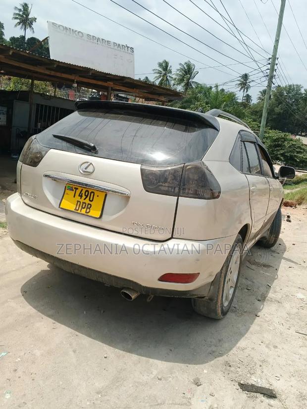 Toyota Harrier 2005 Gold