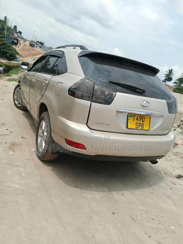 Toyota Harrier 2005 Gold
