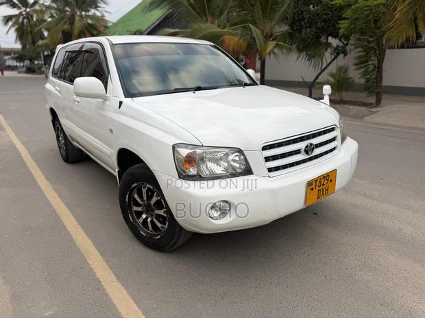 Toyota Kluger 2004 White