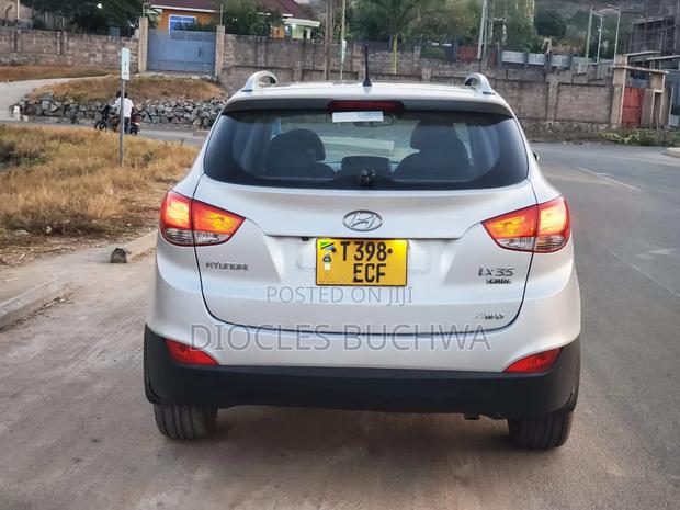 Hyundai Tucson 2013 Silver