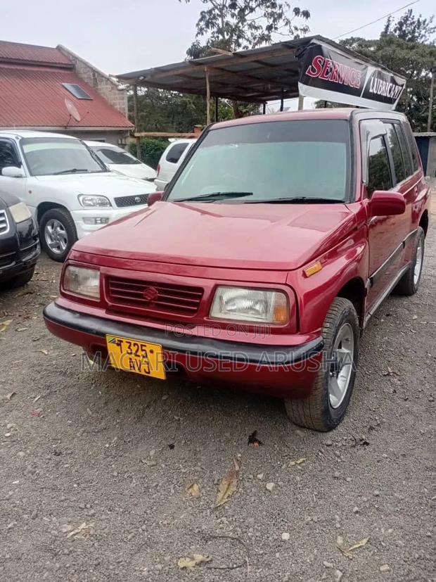 Suzuki Escudo 1998 Red