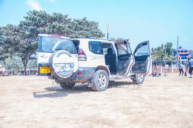 Toyota Land Cruiser Prado 2006 Off white
