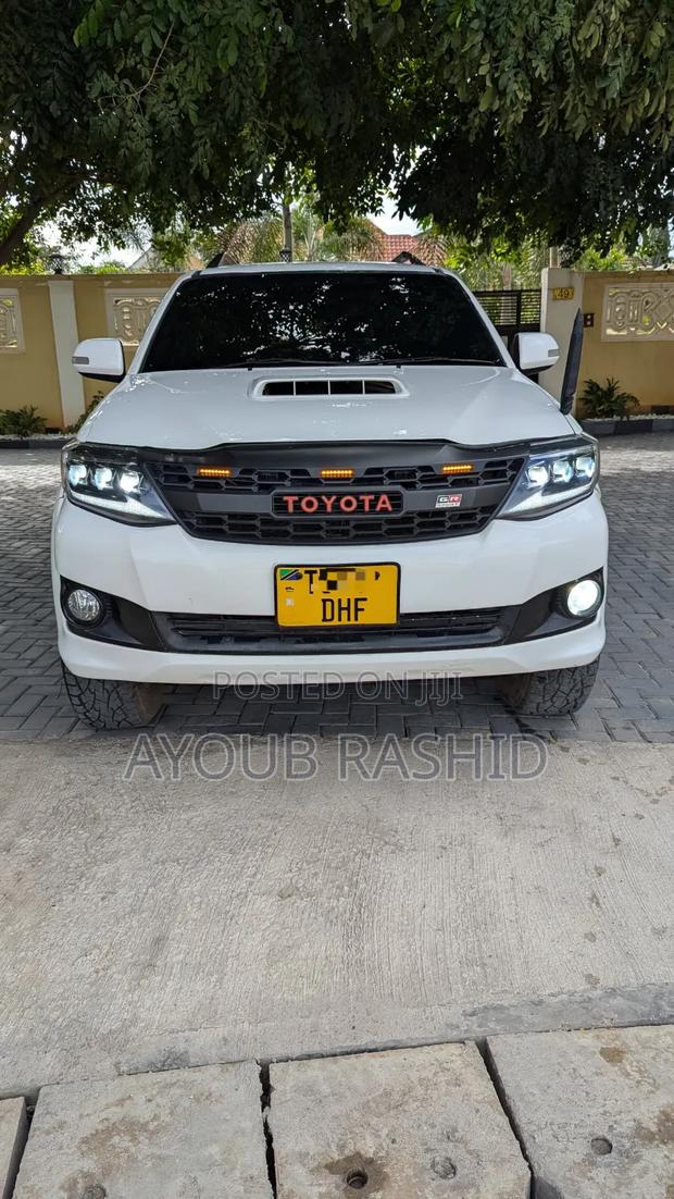 Toyota Fortuner 2014 White