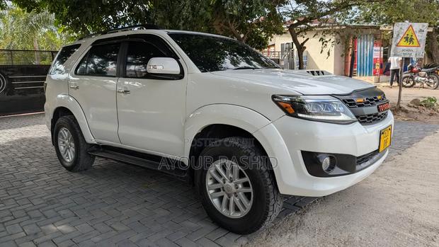 Toyota Fortuner 2014 White
