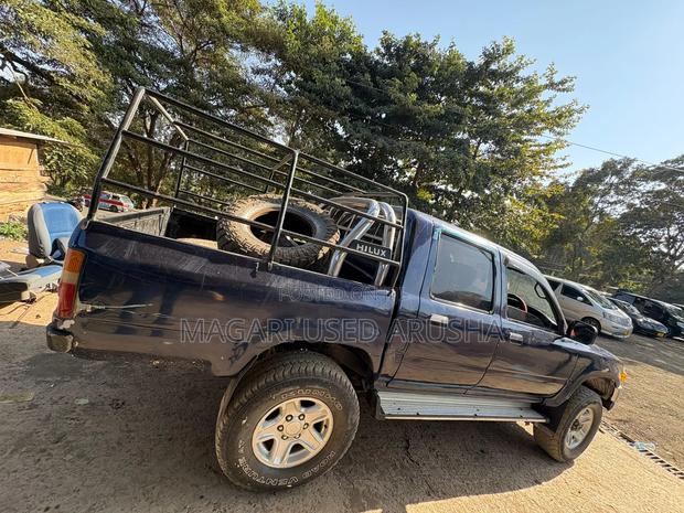 Toyota Hilux 2000