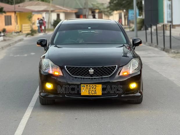Toyota Crown 2009 Black