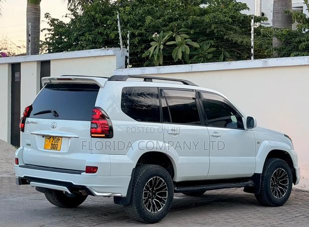 Toyota Land Cruiser Prado 2007 White