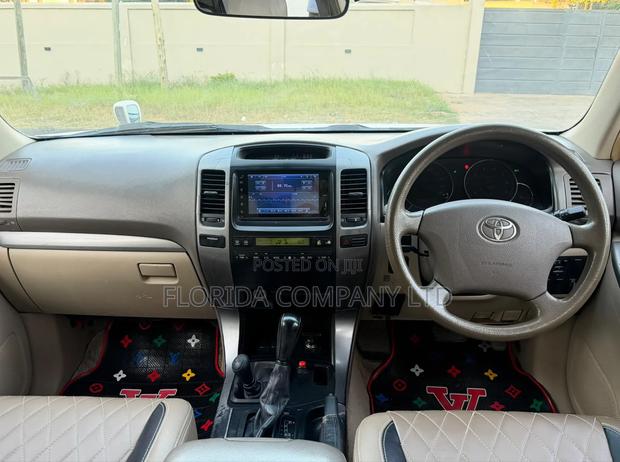Toyota Land Cruiser Prado 2007 White