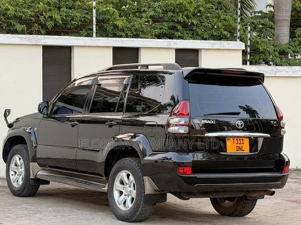 Toyota Land Cruiser Prado 2009 Black