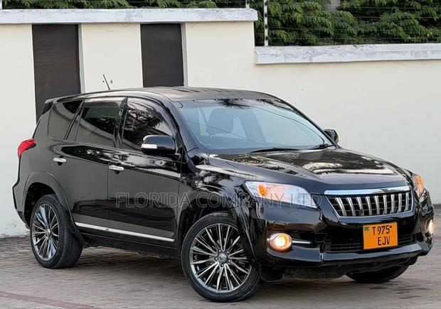 Toyota Vanguard 2013 Black