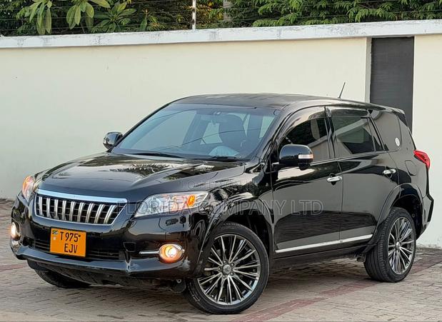 Toyota Vanguard 2013 Black