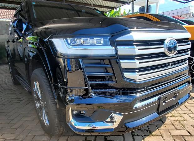 Toyota Land Cruiser 2025 Black