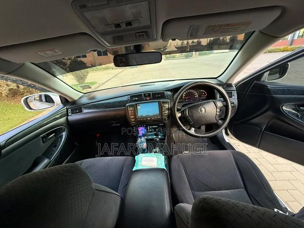 Toyota Crown 2009 White