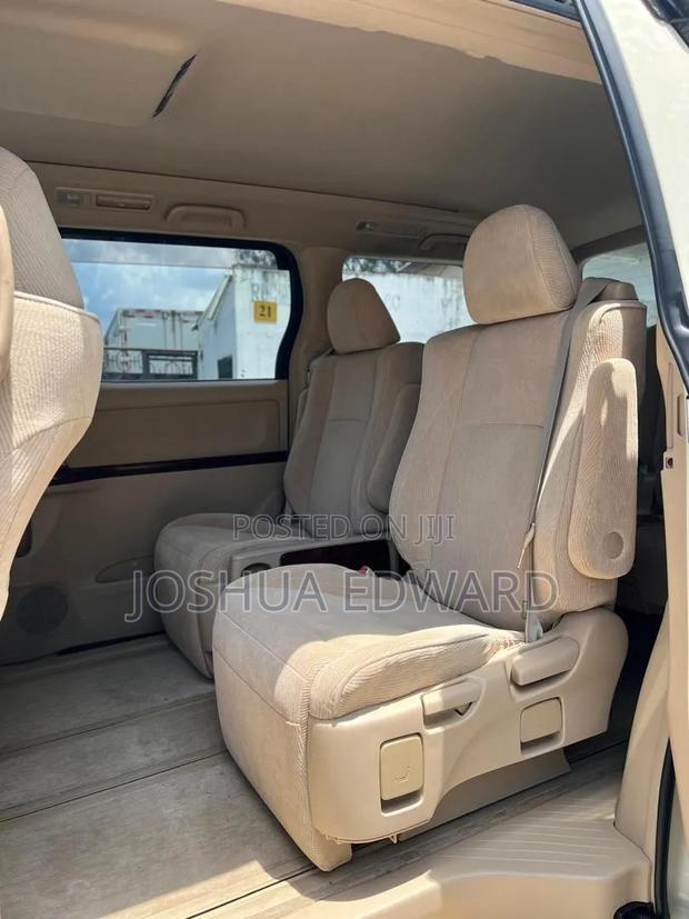 Toyota Alphard 2010 White