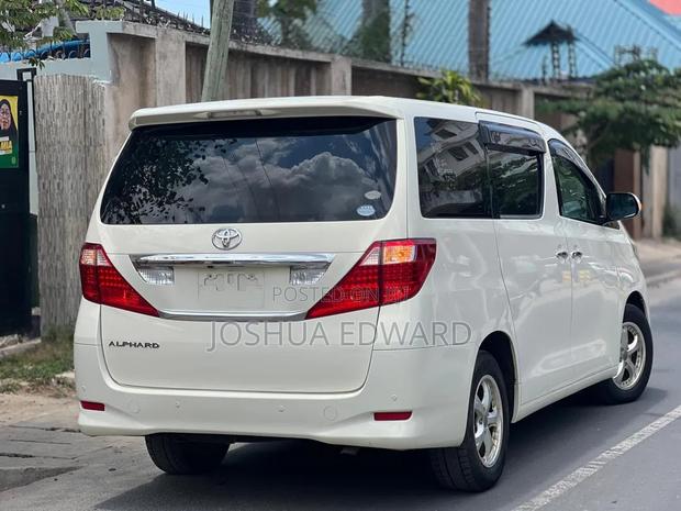 Toyota Alphard 2010 White