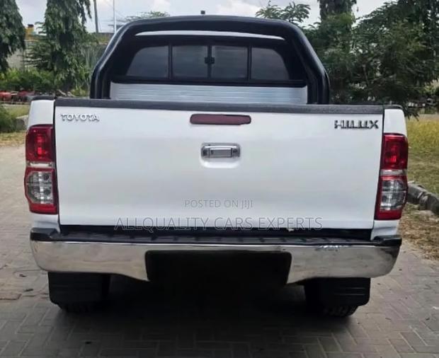 Toyota Hilux 2012