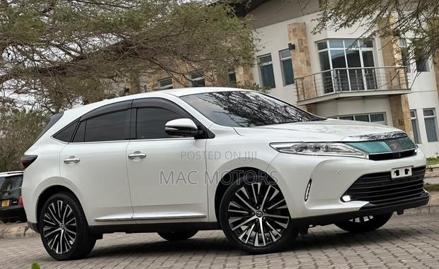 Toyota Harrier 2018 White
