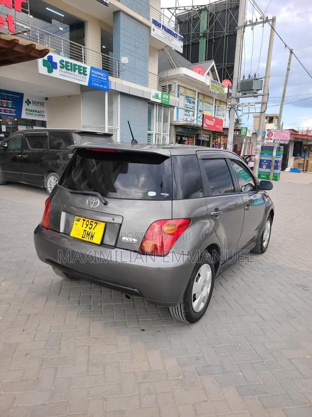 Toyota IST 2005 Gray