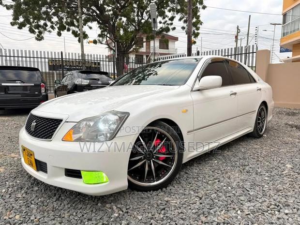 Toyota Crown 2007 White