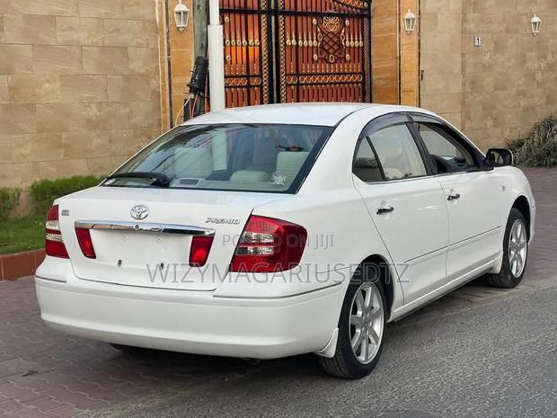 Toyota Crown 2007 White